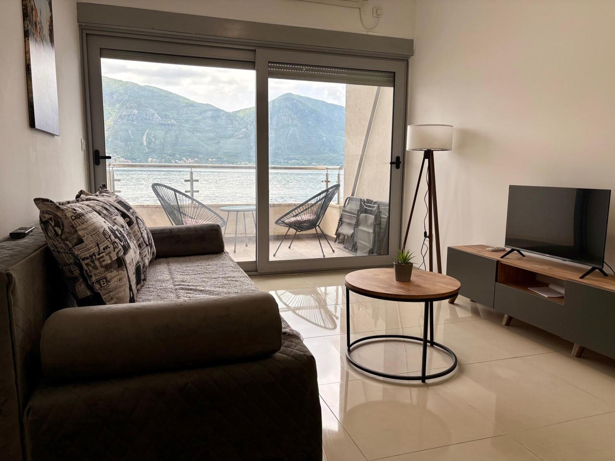 Waterfront Apartments コトル エクステリア 写真