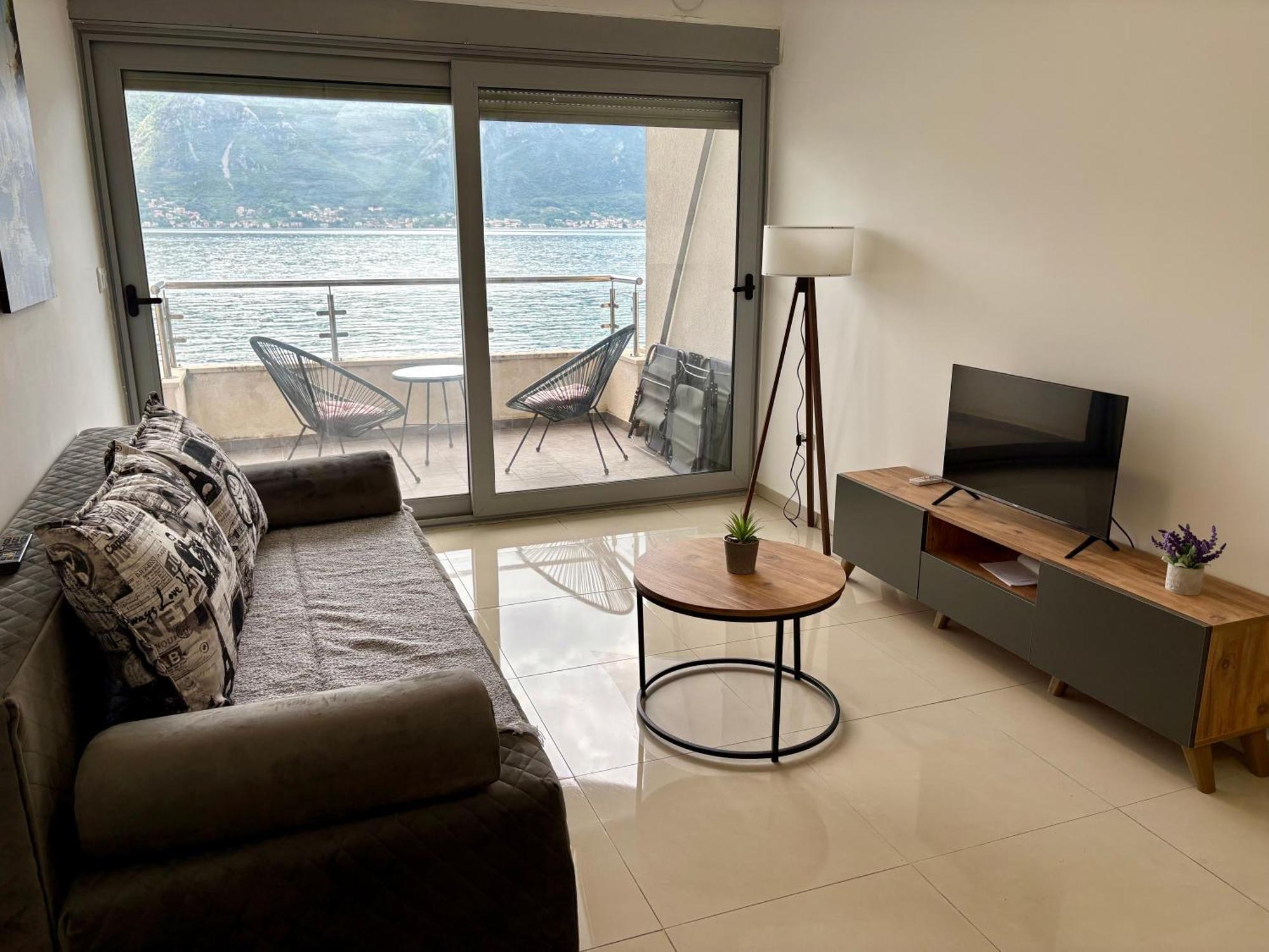 Waterfront Apartments コトル エクステリア 写真
