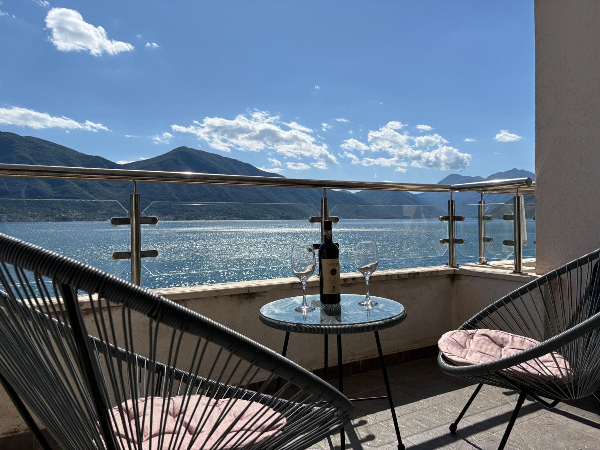 Waterfront Apartments コトル エクステリア 写真